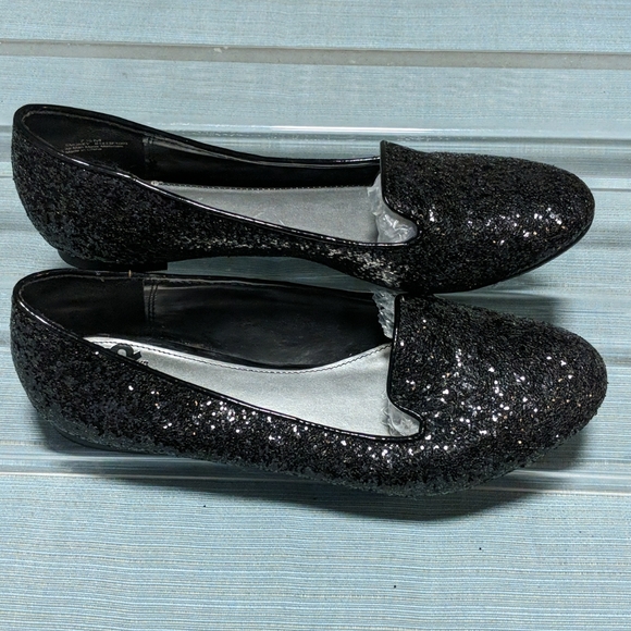 black sparkly flat shoes
